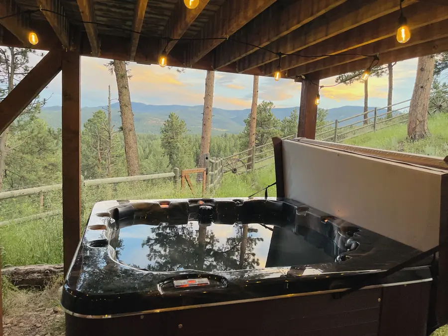 Hot tub on the lower deck